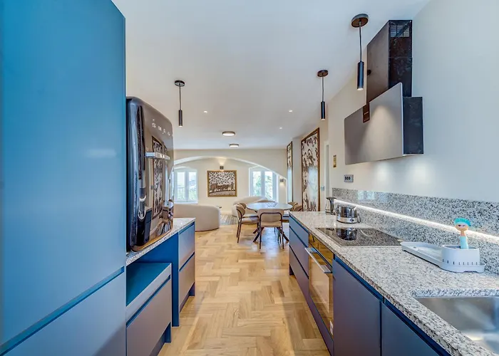 Porta Stella 2-bedroom Luxury * Split